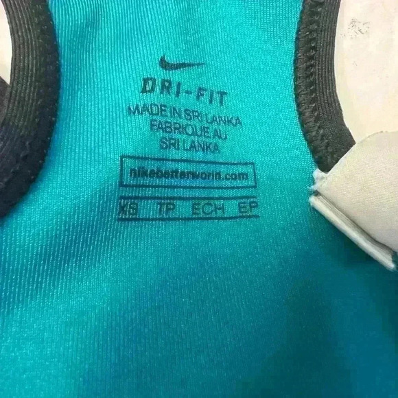 Women’s Nike Dri Fit sports bra - Picture 3 of 3